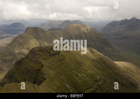 Guardare ad est dal vertice di Sgurr Mhor, Torridon, Scozia Foto Stock