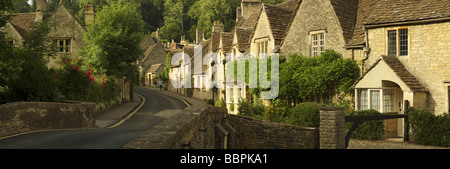 Villaggio di Castle Combe, Wiltshire, Inghilterra Foto Stock