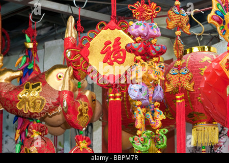 A Chinatown e colorato mercato come attrazione turistica, Temple Street, Singapore, Sud-est- Asia. Foto Stock