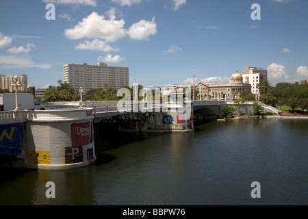 Ponte levatoio conduce a JFKennedy Boulevard Foto Stock