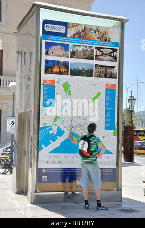 Mappa della città e punto di informazione, Palma de Mallorca, Palma comune, Maiorca, isole Baleari, Spagna Foto Stock