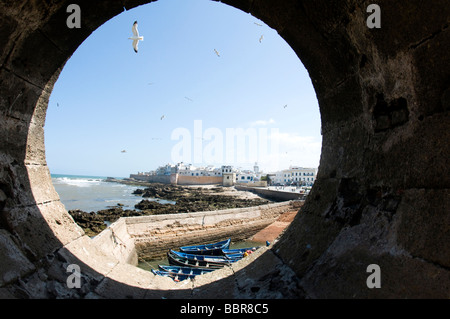 Essouira marocco porto medina fort bastioni skala de la ville parete fortificazione fortezza di barche da pesca Barche Pesca hote Foto Stock