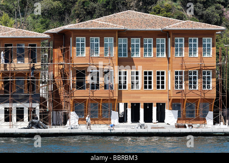 Villa in legno, di nuova costruzione in stile ottomano, Ortakoey presso il Bosforo, Istanbul, Turchia Foto Stock