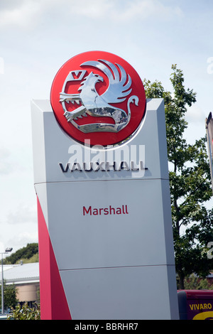 Segno di Vauxhall concessionarie auto Ransomes Europark Ipswich Suffolk in Inghilterra Foto Stock