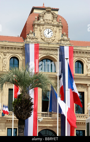 La città francese di Cannes sulla Cotes d'Azur ha un enorme numero di edifici spettacolari ed elegante architettura Foto Stock