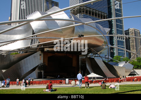 Il Jay Pritzker Pavilion di Millennium Park downtown Chicago Illinois USA Foto Stock