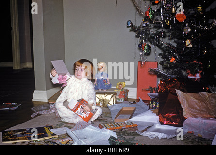 Apertura presenta la mattina di Natale a St Lambert, Montreal 1957 Foto Stock