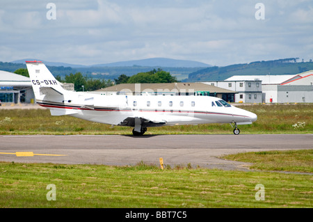 Untitled (sito NetJets Europe) Cessna 560XL Citation XLS CS-DXH a Inverness Dalcross Aeroporto SCO 2537 Foto Stock