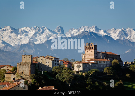 Panorámica de San Vicente de la Barquera Cantabria España paesaggio di San Vicente de la Barquera Cantabria Spagna Foto Stock