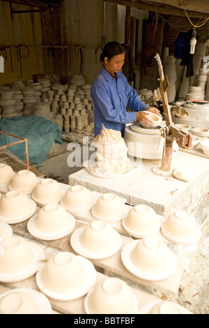 La ceramica villaggio artigianale di Bat Trang vicino a Hanoi in Vietnam Foto Stock