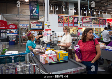 Acquista i contatori, Costco warehouse USA Foto Stock