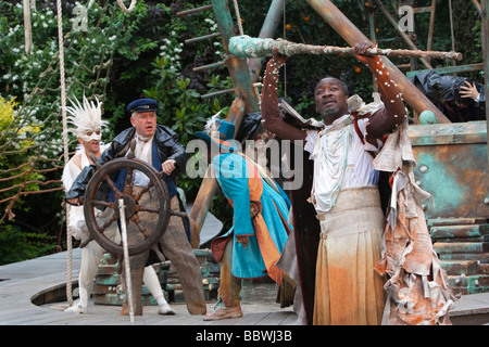 Il Tempest - gioco da William Shakespeare in scena al Regent's Park Open Air Theatre, Londra Foto Stock