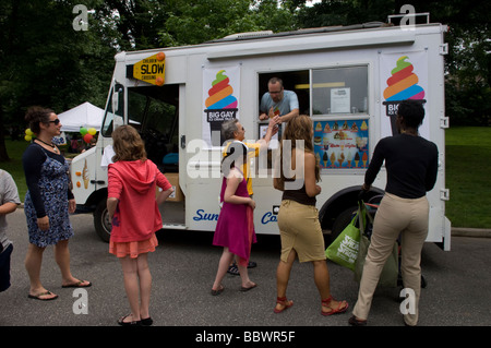 Doug Quint s Big Gay Gelato carrello fa il suo debutto a Brooklyn orgoglio nel Prospect Park Brooklyn in New York Foto Stock