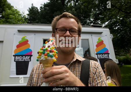 Doug Quint s Big Gay Gelato carrello fa il suo debutto a Brooklyn orgoglio nel Prospect Park Brooklyn in New York Foto Stock