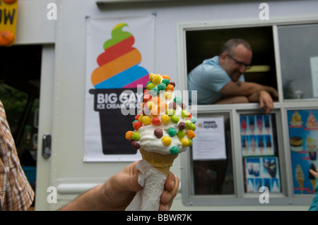 Doug Quint s Big Gay Gelato carrello fa il suo debutto a Brooklyn orgoglio nel Prospect Park Brooklyn in New York Foto Stock