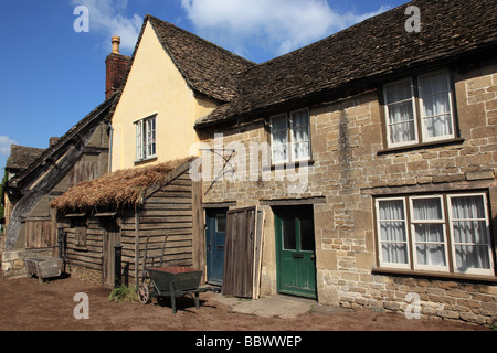Riprese della serie della BBC Cranford a Lacock, Wiltshire, Inghilterra, Regno Unito Foto Stock