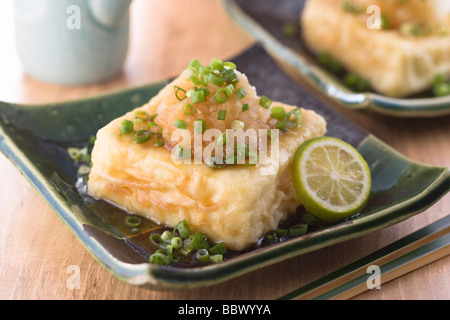 Profondo fritto tofu Foto Stock