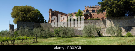 Vista panoramica del Castello di Brolio, Chianti, Toscana, Italia Foto Stock