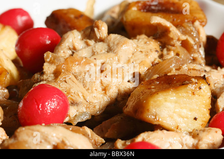 Khoresht-e Seib è uno spezzatino di carne con mele e frutta secca Foto Stock