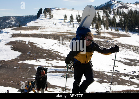 Tahoe Backcountry escursioni con le racchette da neve Sci e Snowboard Foto Stock