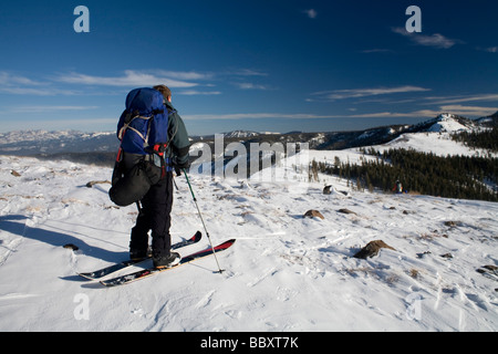 Tahoe Backcountry escursioni con le racchette da neve Sci e Snowboard Foto Stock