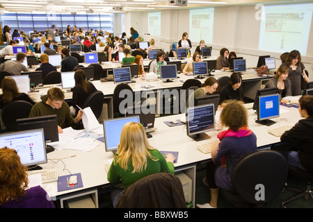 Gli studenti di Cardiif Scuola universitaria di psicologia South Glamorgan South Wales UK Foto Stock