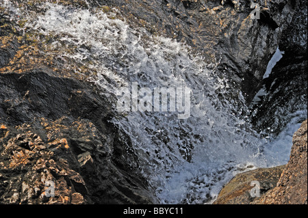 Le formazioni rocciose. La Fata Piscine, Allt Coir' un' Mhadaidh, coire na Creich, Glen fragile, Minginish, Isola di Skye in Scozia, Regno Unito Foto Stock