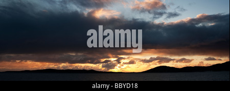 Tramonto sul suono di Taransay , Isle of Harris, Ebridi Esterne, Scozia Foto Stock