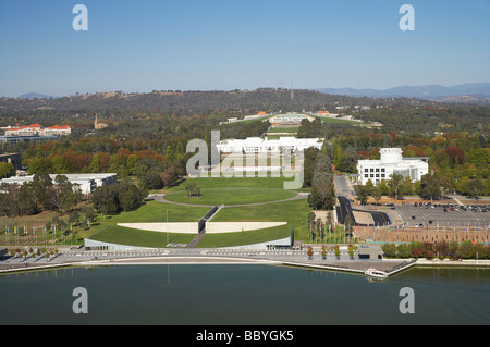 La Casa del Parlamento superiore e la Vecchia Sede del Parlamento Questacon destra e Lago Burley Griffin atto di Canberra Australia antenna Foto Stock