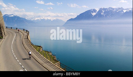 Escursioni in bicicletta nell'Area del Patrimonio Mondiale del Lavaux, Vaud, Svizzera Foto Stock