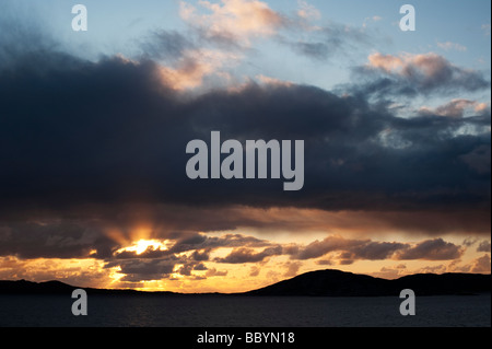 Tramonto sul suono di Taransay , Isle of Harris, Ebridi Esterne, Scozia Foto Stock