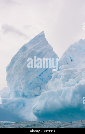 Paesaggi di ghiaccio da Antartica compresi fantastico iceberg strutture e caratteristiche. Foto Stock