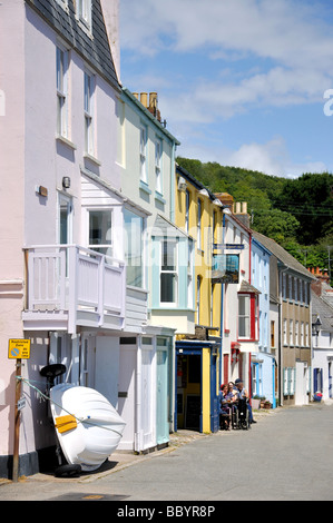 La passeggiata sul lungomare, La segmentano, Kingsand, Torpoint, Cornwall, England, Regno Unito Foto Stock