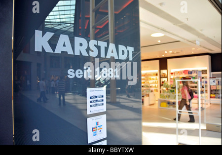 Karstadt shopping center a Duisburg, Nord Reno-Westfalia, Germania Foto Stock