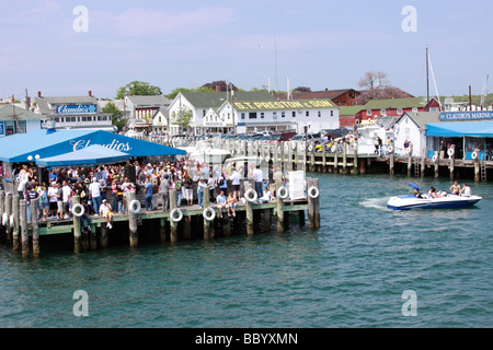 Claudio marina, dock, clam bar e ristorante Greenport, Long Island, NY USA Foto Stock