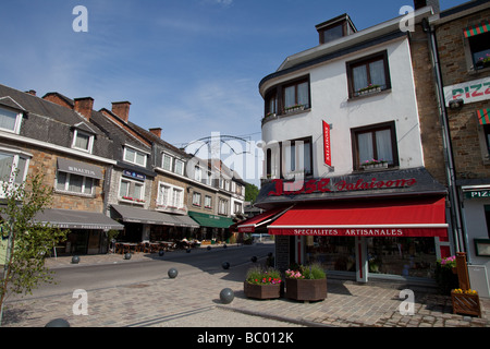 La Roche-en-Ardenne città in Belgio con il fiume Ourthe Foto Stock