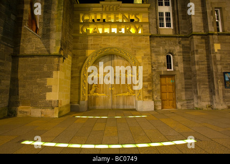 Edimburgo la Queen s Gallery costruito originariamente come l'Holyrood libera Chiesa, fa parte del Palazzo di Holyroodhouse complessa Foto Stock