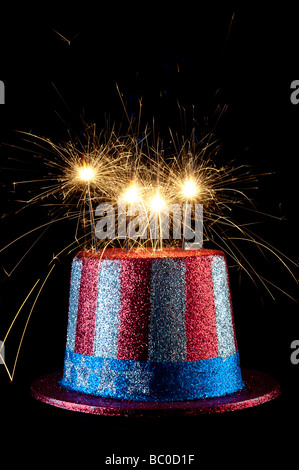 Un momento di festa il 4 luglio con cappello di botti Foto Stock