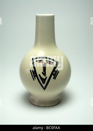 Art Deco dipinte a mano in ceramica olandese Gouda vaso circa 1930, 12,5 cm di altezza Foto Stock