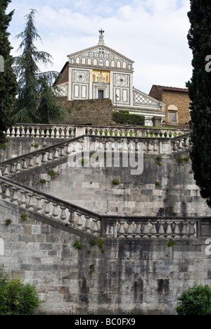 Chiesa di San Miniato al Monte visto dal Viale Galileo Foto Stock