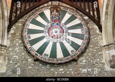 La tavola rotonda nella sala grande Winchester Hampshire Inghilterra Foto Stock