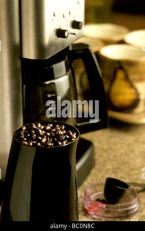 Stazione di caffè in cucina residenziale Foto Stock