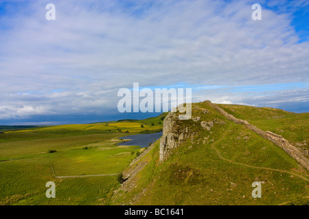 Vista verso est verso cragg lough da acciaio rigg sulla parete di Adriano Foto Stock