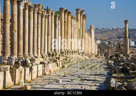 Il Cardo Maximus Columnade presso le rovine Romane di Jerash in Giordania Foto Stock