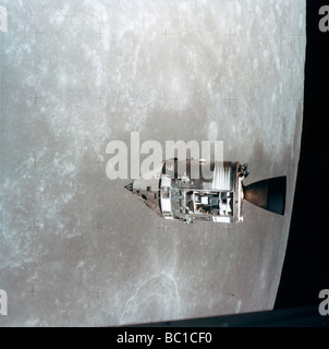 L'Apollo 15 il comando e moduli di servizio in orbita lunare, 1971.artista: la NASA Foto Stock