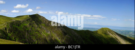 Testa Hopegill e Ladyside Pike Panorama, dal Grisedale Pike, Lake District inglese Foto Stock