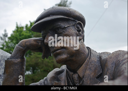 Harry Fergus statua e la casa da Dromara contea di Down Irlanda del Nord Foto Stock