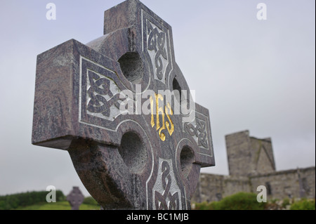 Celtic o alta croce di Abbazia Burrishoole vicino a Newport County Mayo Irlanda Foto Stock