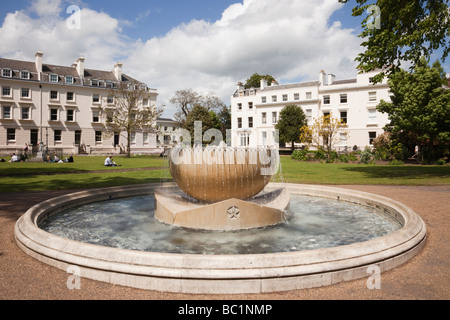 Canterbury Kent England Regno Unito Europa Fontana di Dane John gardens Foto Stock