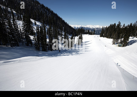 Sci la vasta e poco affollate piste su Whistler Mountain parte della sede per il 2010 giochi olimpici invernali Foto Stock